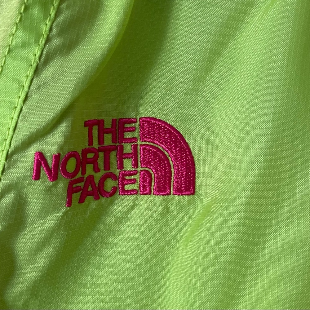 The North Face Windbreaker Packable PINK + GREEN kermit colored vintage XS - Picture 8 of 16